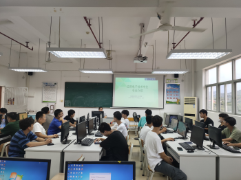 1631776574588244.png 应用电子技术班.png